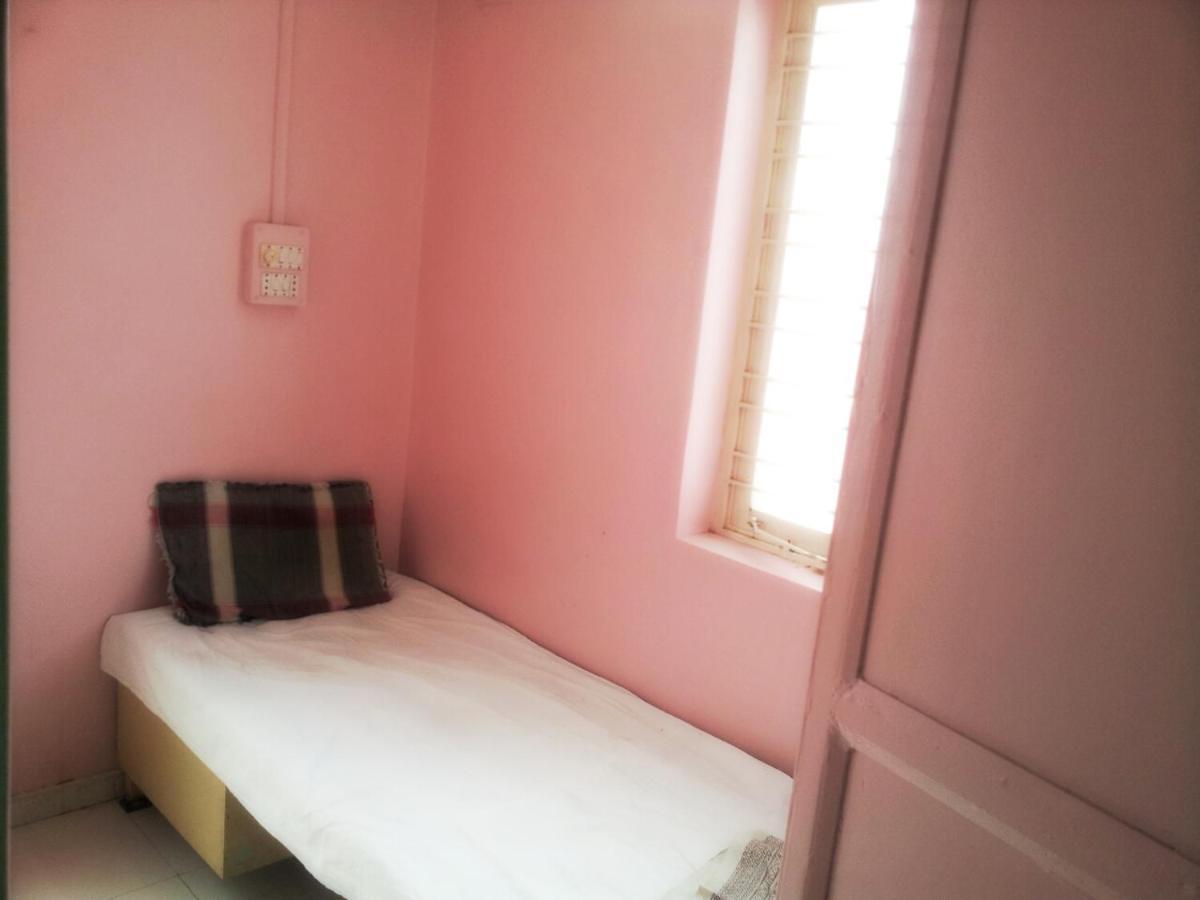 Shree Balaji Guest House Нашик Номер фото